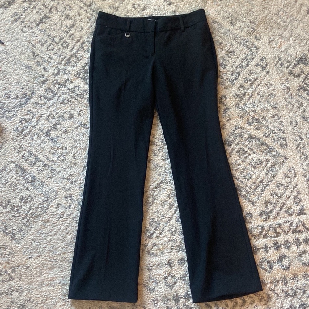 New York & Co Straight Leg Trousers ; stretch line. Size 6